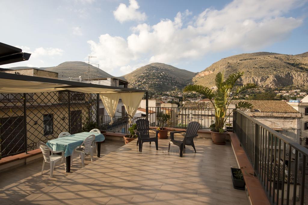 La Terrazza Del Baglio Apartment มอนเดลโล ภายนอก รูปภาพ
