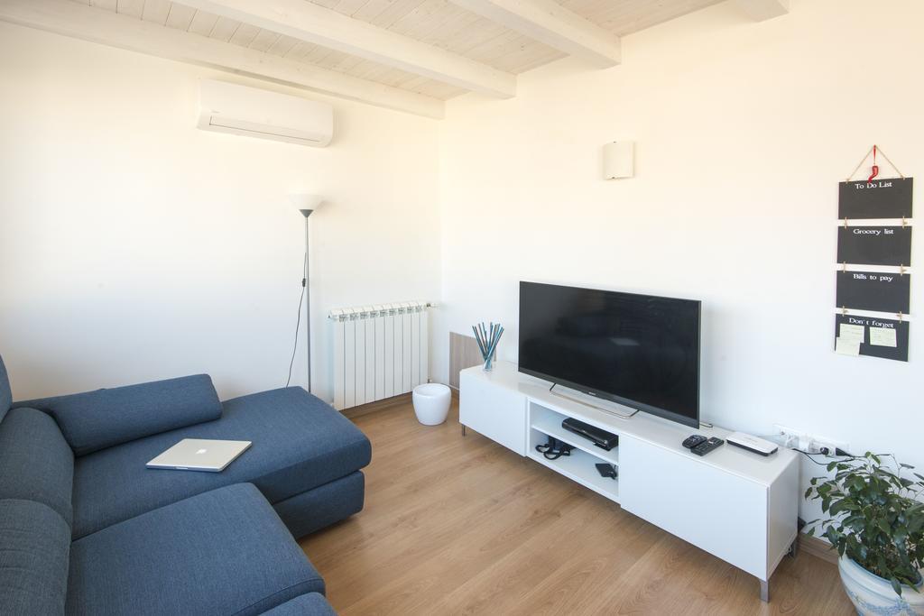 La Terrazza Del Baglio Apartment มอนเดลโล ภายนอก รูปภาพ