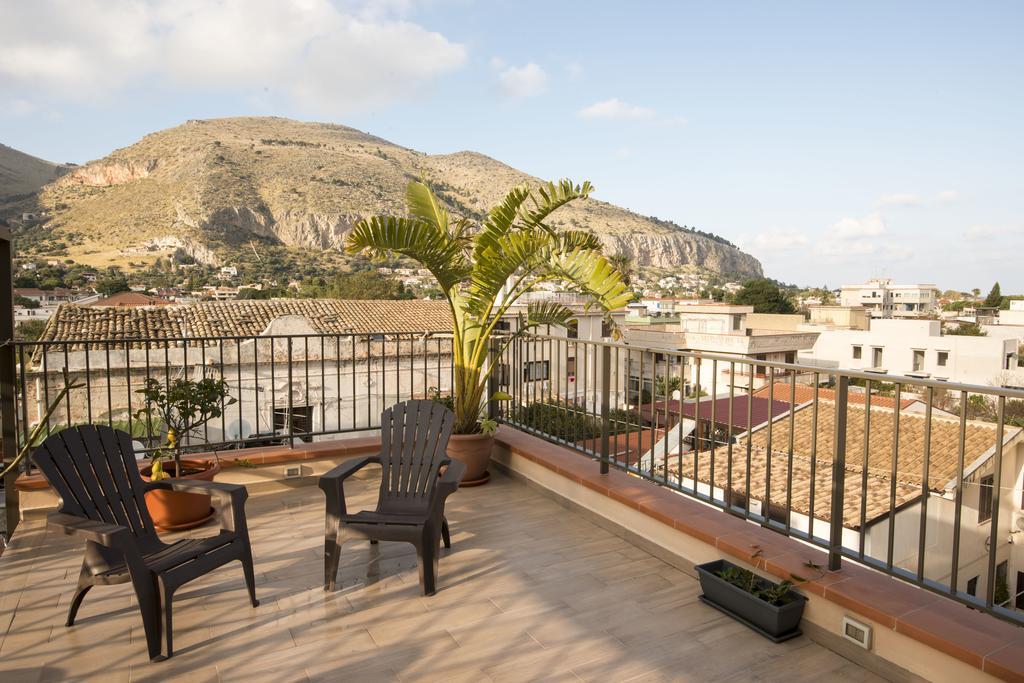 La Terrazza Del Baglio Apartment มอนเดลโล ภายนอก รูปภาพ